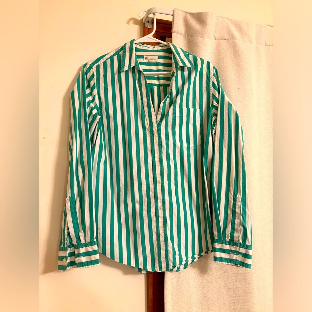 Gap Green and White “Perfect Shirt”